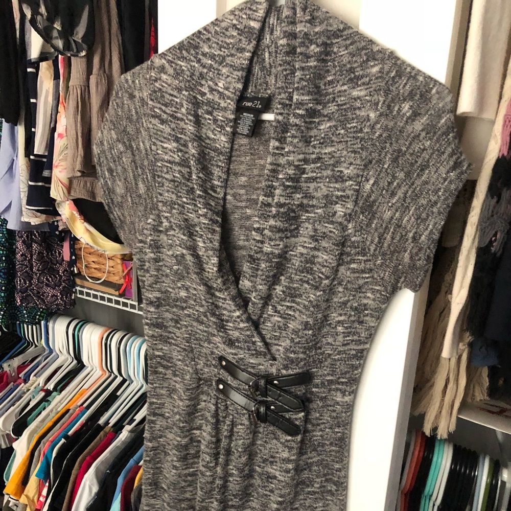 Short sleeve sweater